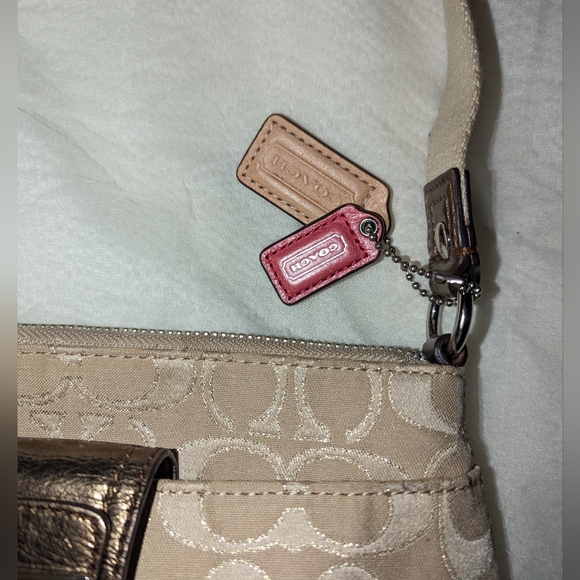 Coach Metallic Signature Swingpack Messenger Handbag - Picture 3 of 13